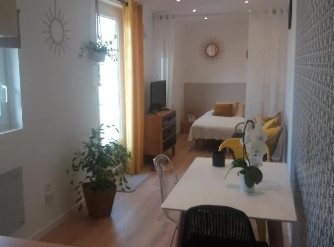 Neuf Dans Propriete Au Bord De La Daire